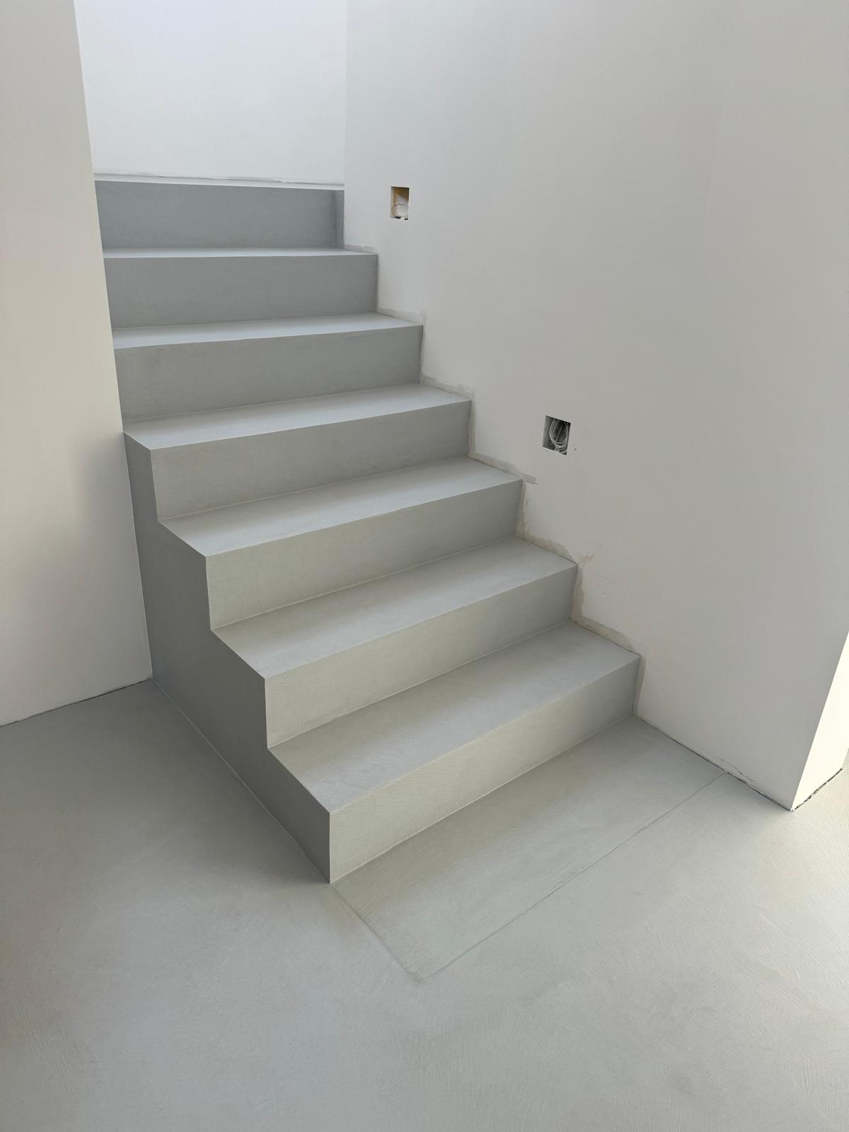 Fugenlos gestaltete Treppe in Leonberg